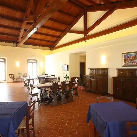 Casale Fabrizi Agriturismo * チンゴリ