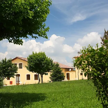 Casale Fabrizi Agriturismo チンゴリ